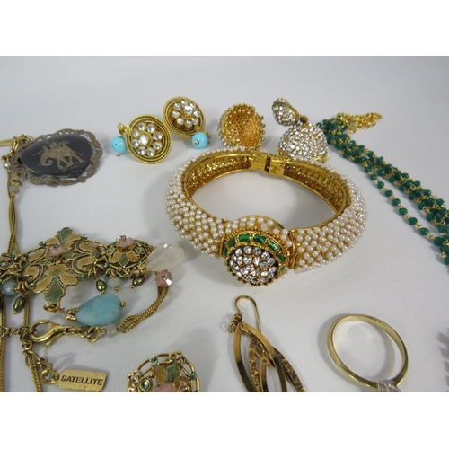 291 - Selection of gold coloured statement costume jewellery & a sterling silver brooch.