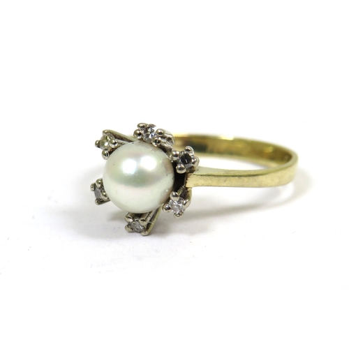 358 - 14ct Yellow Gold Ring set with a 6mm Central Pearl with Five Diamond Surround. Finger size 'M'   2.8... 