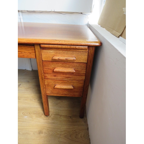 1000 - Solid Oak Pedestal Desk with Central Top Drawer and drawers to each size mad by Abbess.  H:30 x W:60... 