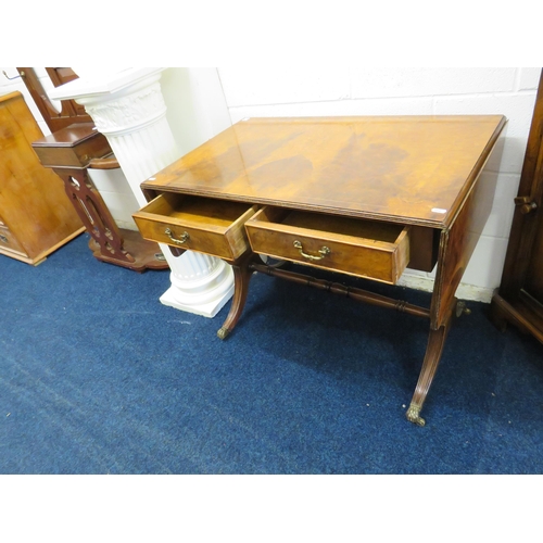 1040 - Small sofa Table with Folding extensions. Dummy drawers to rear. See photos.