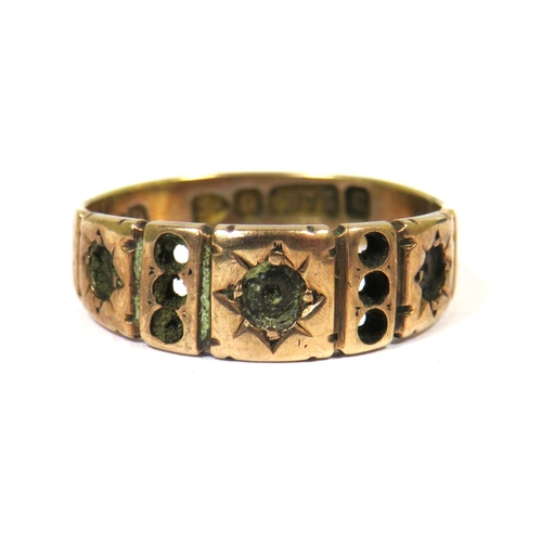 370 - 9ct Yellow Gold Antique ring Hallmarked for Chester (mark rubbed).   Stones missing to replace or to... 