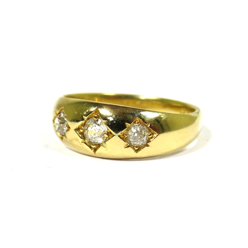 373 - Pretty 18ct Yellow Gold Edwardian Style Ring set with Three Diamonds.  Finger size 'P'  5.9g