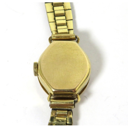 529 - Ladies Swiss made Rotary 21 Jewel swiss made watch with 9ct yellow gold case, Rolled Gold strap. Non... 