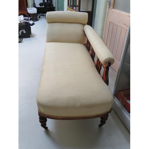 570 - Late 19th /Early 20th Century Large Chaise raised on castors in good order. H:33 x W:72 x D:29 inche... 