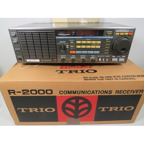 604 - Kenwood Trio Comms Receiver level R-2000 with original box, packaging and Instuction manual. No main... 