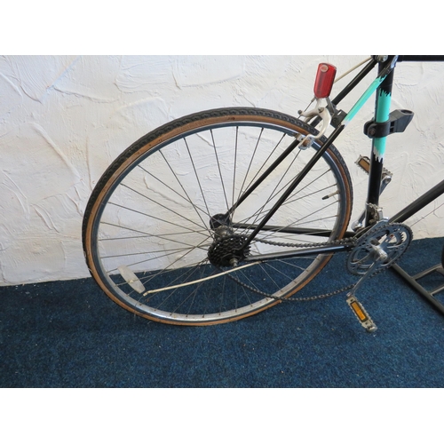 1123 - Gents BSA Sports Cycle in Vintage condition. See photos.