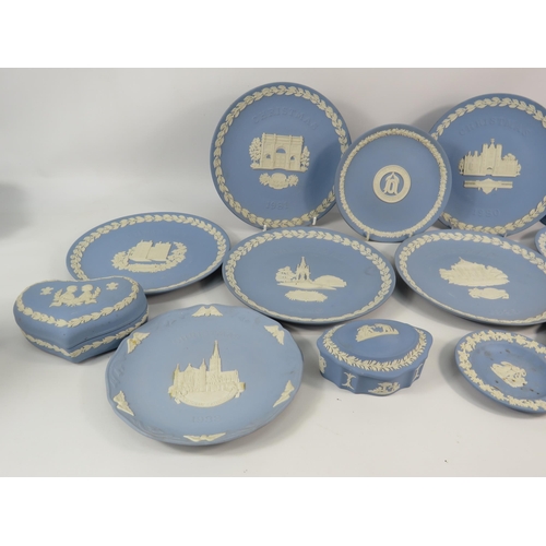 621 - Fourteen pieces of Wedgwood Jasperware.