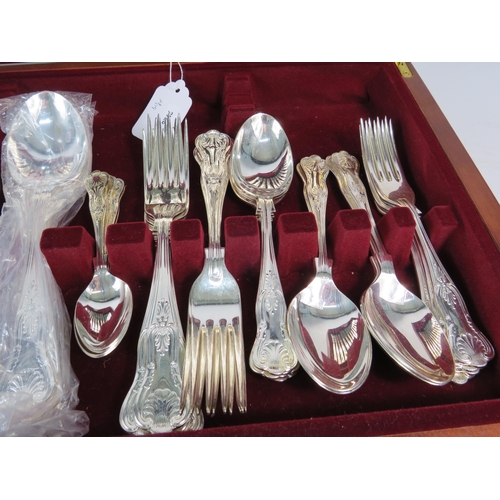 668 - Cooper Ludlum 60 pieces cutlery set in the Kings pattern.