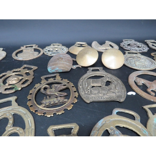 670 - Selection of vintage horse brasses.