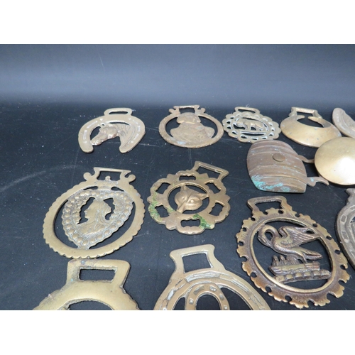 670 - Selection of vintage horse brasses.