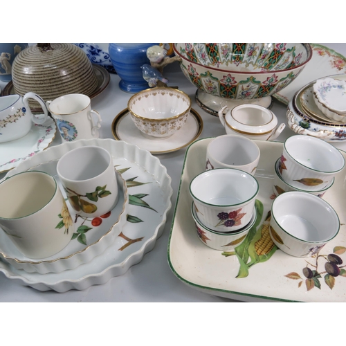 727 - Selection of ceramics including Mintons, Royal Worcester Evesham, Spode etc.