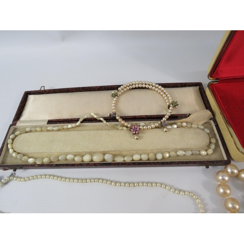 765 - Selection of vintage and modern pearl neclaces, bracelets and earrings.