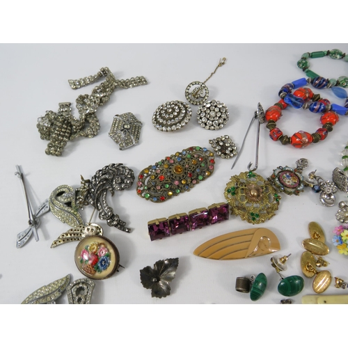 768 - Selection of vintage costume jewellery including murano glass bracelets, art deco necklaces etc.