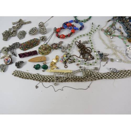 768 - Selection of vintage costume jewellery including murano glass bracelets, art deco necklaces etc.