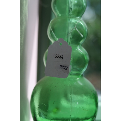 952 - Selection of Green Glass. See photos.