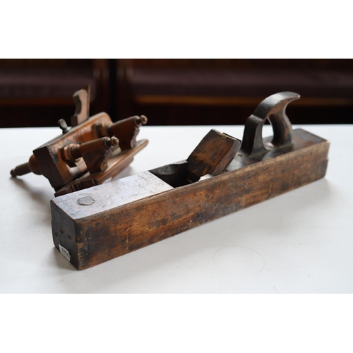 954 - 22 inch, Jointing Plane,  Smoothing plane plus a Vintage Plough plane which is in need of repair. Se... 