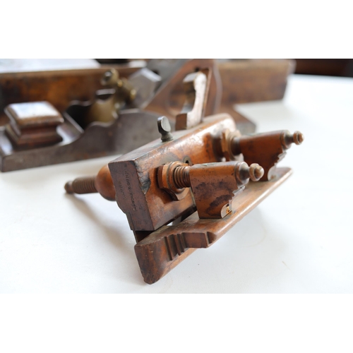 954 - 22 inch, Jointing Plane,  Smoothing plane plus a Vintage Plough plane which is in need of repair. Se... 