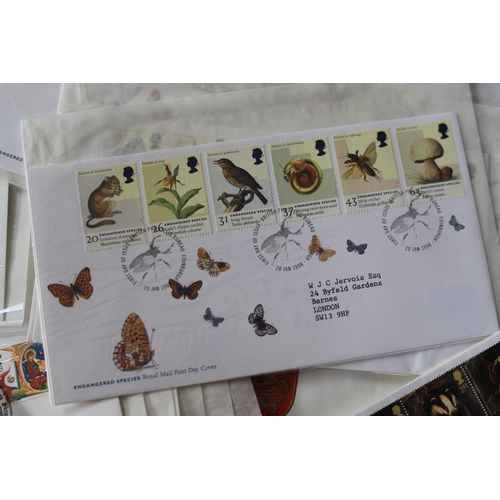 958 - Selection of 200+ First day covers. See photos