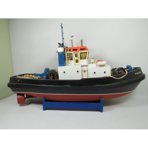 960 - Hand Made Model of a Tug boat which measures approx 29 inches long x 9 inches wide, 18 inches tall. ... 