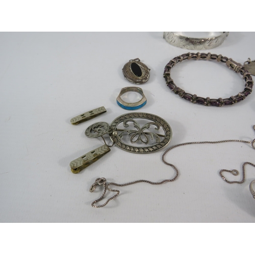 774 - Job lot of mainly sterling silver jewellery, bracelets, rings, necklaces etc approx 130 grams of sil... 