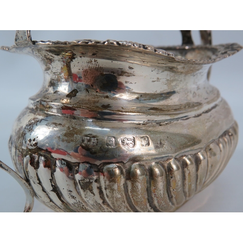 782 - Birmingham 1902 sterling silver twin handle sugar bowl, 140 grams.