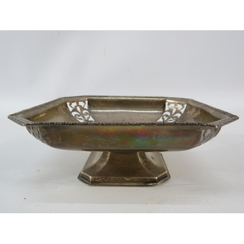 784 - Birmingham 1946 Ernest Haywood sterling silver pedestal dish, 144 grams.