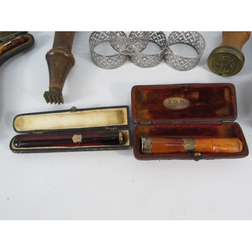 798 - Mixed lot to include smoking pipes, cheroot holders, wax seal stamps etc.