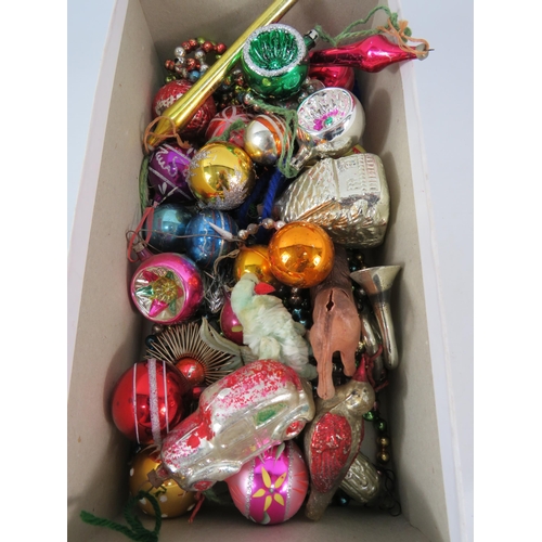 824 - Selection of vintage glass christmas baubles.