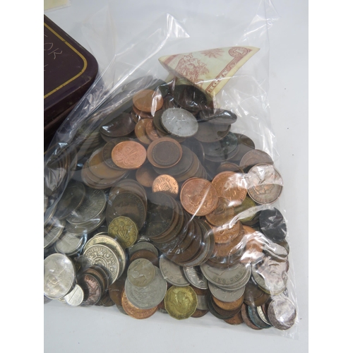 843 - Large selection of mainly Uk coins, Two jubilee mint five pound coins and various vintage tins.