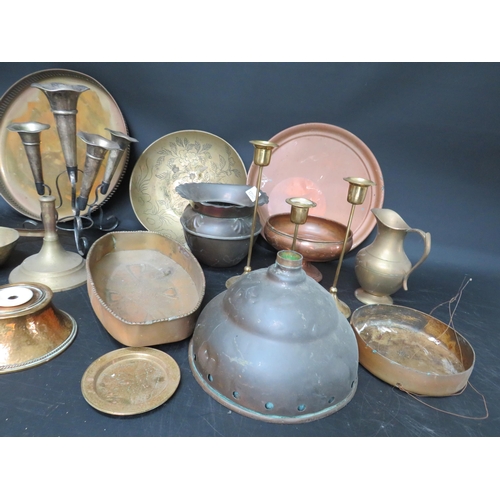 870 - Mixed lot of copper, brass and silverplated items see pics.