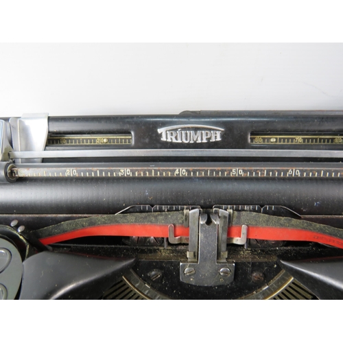 324 - Vintage Triumph Perfekt typewriter.