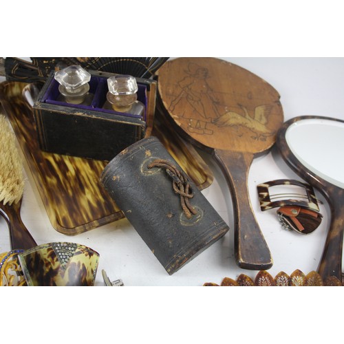 215 - Ladies Vanity Collectables Tortoise Shell, Hand Fan Etc       574382