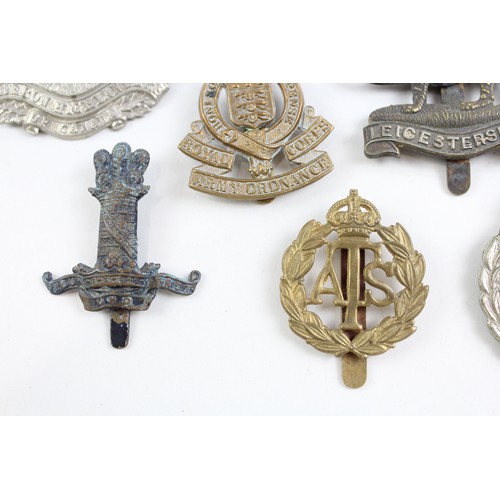 229 - Military Cap Badges Inc Hussars, HAC, Royal Armoured Corps, Etc x 10       682790