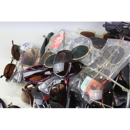 241 - Sunglasses Joblot Assorted Inc Branded, Plastic, Metal, Modern, Cases Etc       700710