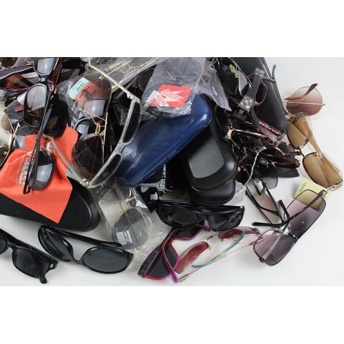 241 - Sunglasses Joblot Assorted Inc Branded, Plastic, Metal, Modern, Cases Etc       700710