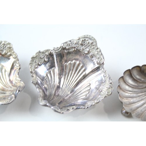 278 - 3 x Antique Hallmarked .925 Sterling Silver Salt Dishes Inc Shell Form (33g)       656914