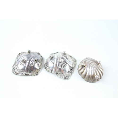 278 - 3 x Antique Hallmarked .925 Sterling Silver Salt Dishes Inc Shell Form (33g)       656914