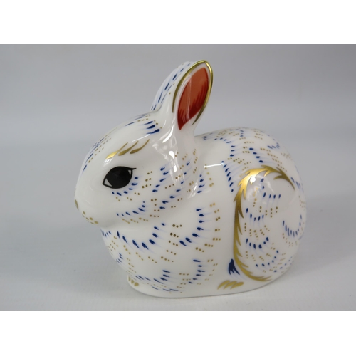 21 - Royal Crown Derby Collectors Guild Bunny paperweight, with gold stopper.