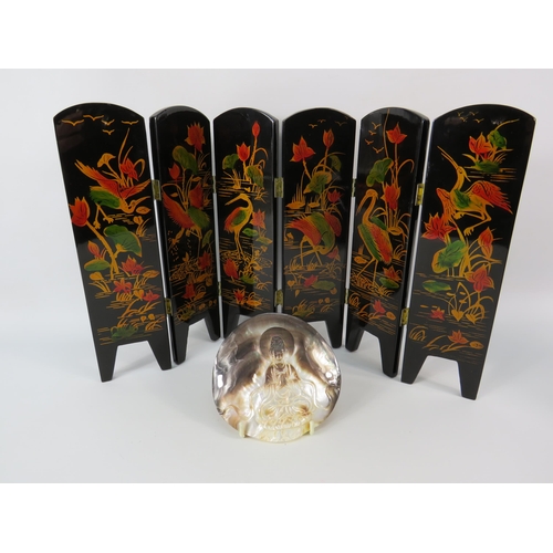 30 - Miniature room divider with Mother of pearl inlay plus a carved oyster shell. Divider measures 10