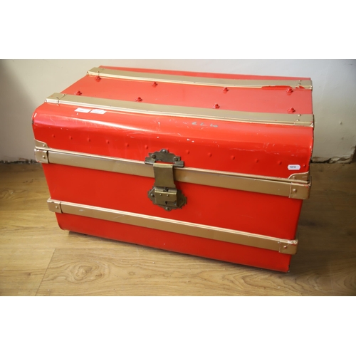 1297 - Painted metal Trunk plus metal hat box.  Trunk measures H:17 x W:27 x D:18 inches. See photos.