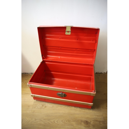 1297 - Painted metal Trunk plus metal hat box.  Trunk measures H:17 x W:27 x D:18 inches. See photos.