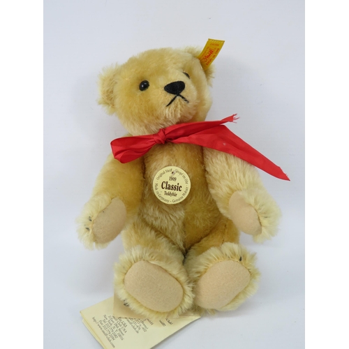 90 - Steiff 1909 classic teddy bear.