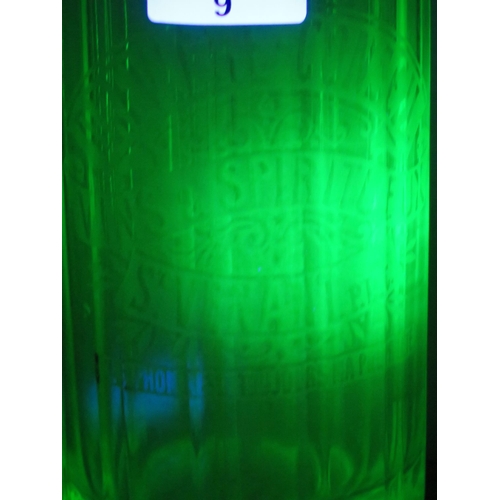 9 - Vintage French Uranium glass soda syphon, 12.5