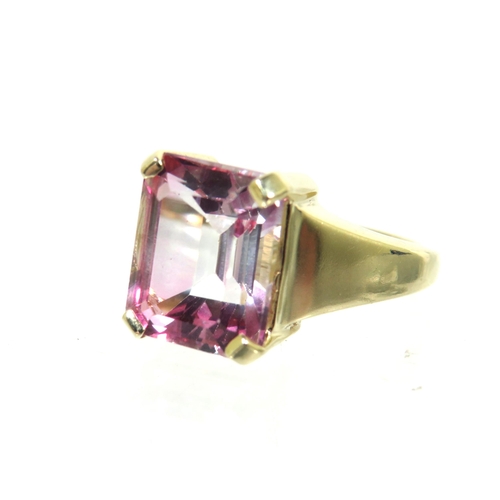 192 - 9ct Yellow Gold Ring set with a large, Emerald Cut Pink Amethyst .  Finger size 'L'   5.0g