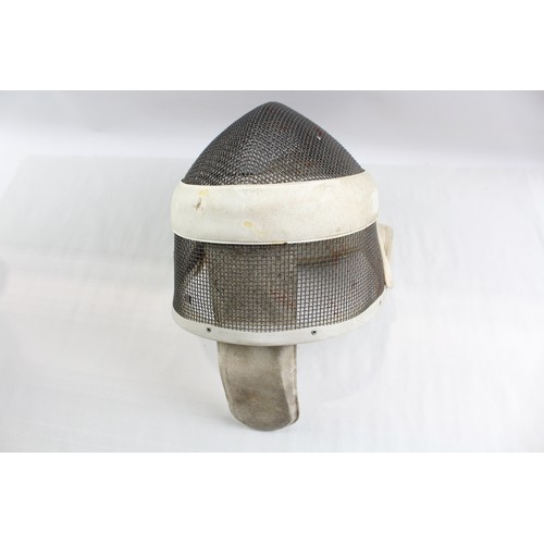 213 - Vintage Adult Fencing Mask / Foil     574535