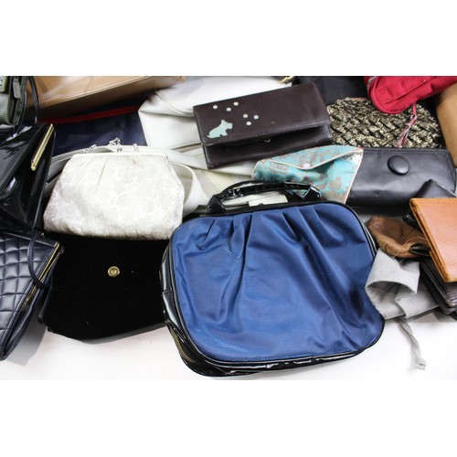 217 - Collection Of Vintage Handbags & Purses Inc Leather, Backpack, Etc Joblot      638721