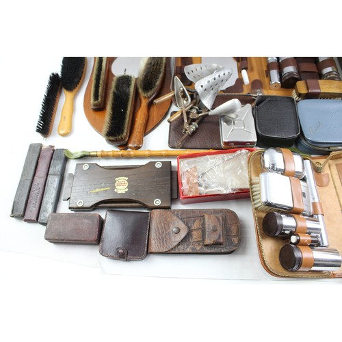 231 - Gents Joblot Inc Vintage, Mirror, Clothers Bruses, Razors, Grooming, Etc     638476