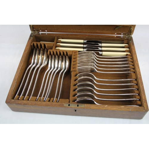 232 - Mappin & Webb Cutlery Set Silver Plate 40 Piece Wooden Canteen     475646