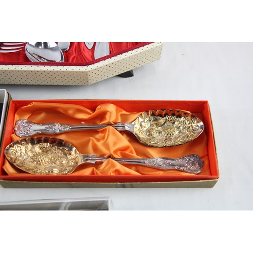 233 - Vintage Cutlery Set Silver Plate Stainless Steel Berry Spoons Standard Set x 5     562416