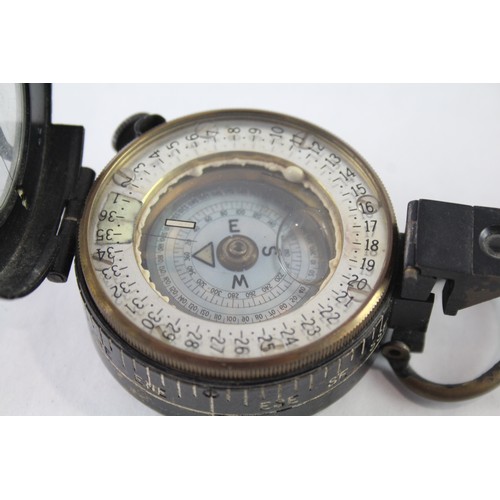 236 - WW2 Era British Military Fluid Filled Compass Maker FB & S MK.3     682935